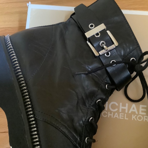 Michael Kors Vivia Zip Trimmed Leather Combat Bootie Black SZ 9.5 - Picture 5 of 16